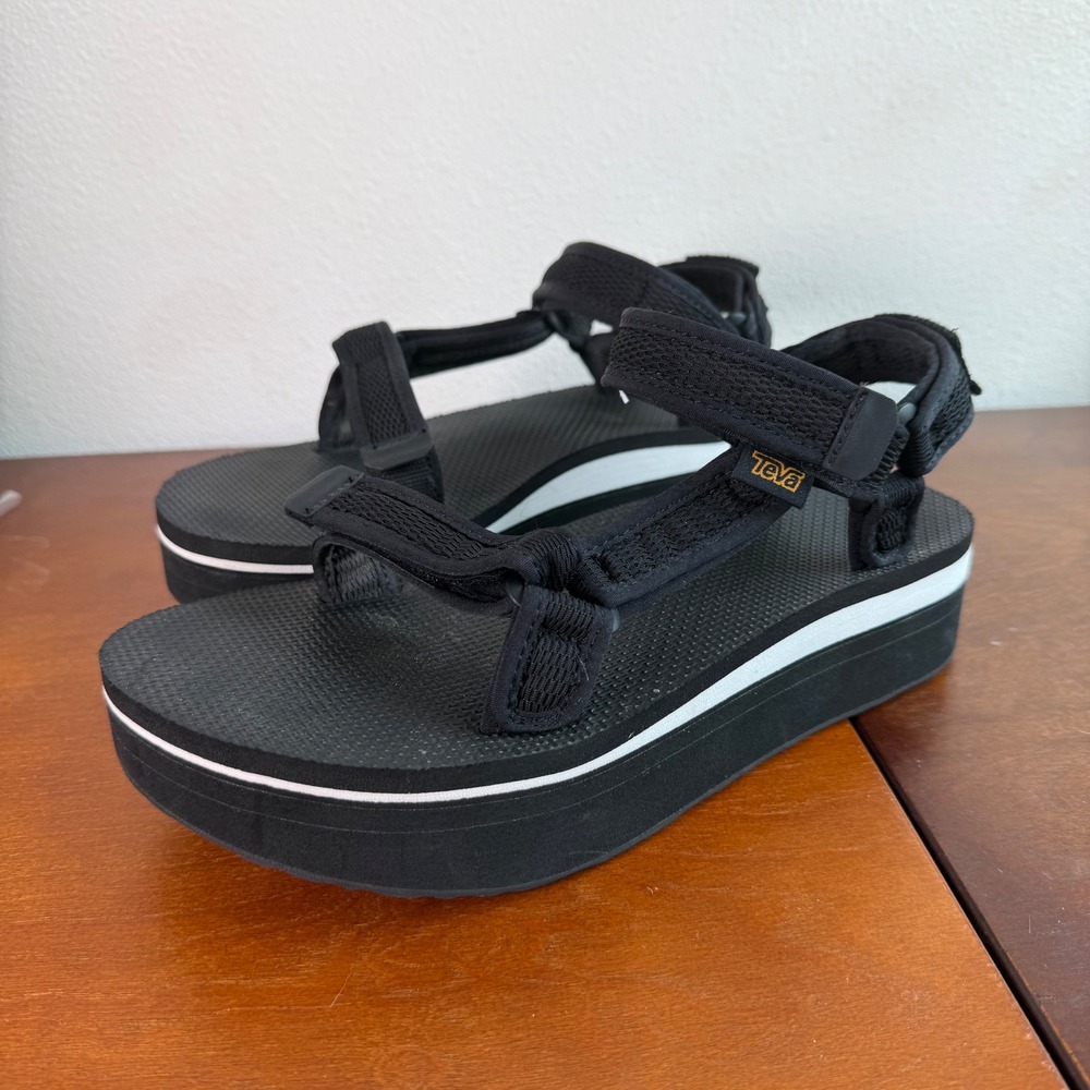 Teva Flatform Universal Sandals Women 8 Black Platform Strappy Outdoor